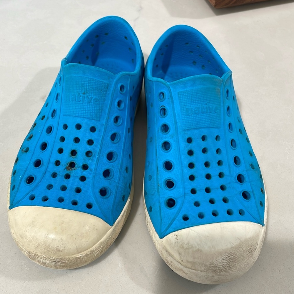 Native size 9 excellent condition